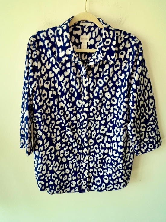 Chico's Tops - Chico's blue and white animal print button-down no iron blouse 3/4 sleeves 3(XL)